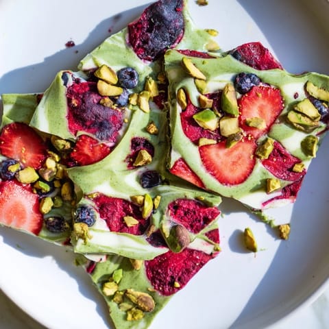 Frozen yogurt matcha pistachio treat